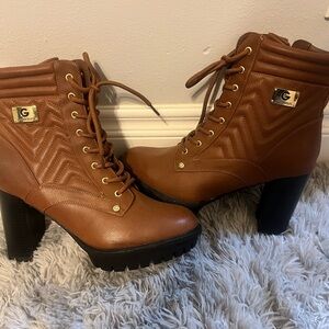Women’s guess boots